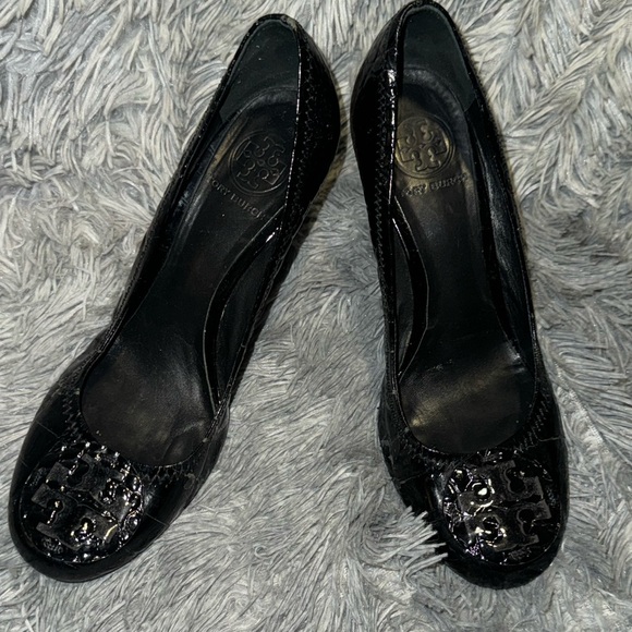 Tory Burch Patent Embossed Croc Wedge - Picture 5 of 5